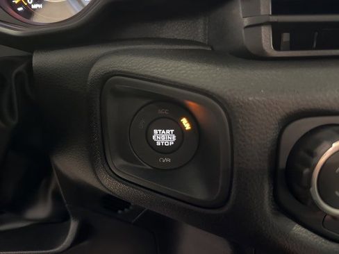 New 2025 Jeep Gladiator Sport image 17