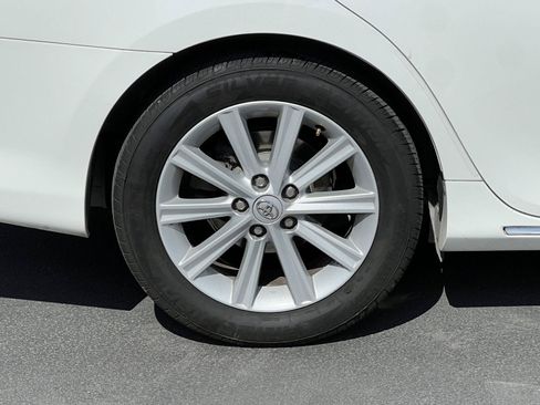 Used 2014 Toyota Camry XLE w/ Leather Package FWD image 22