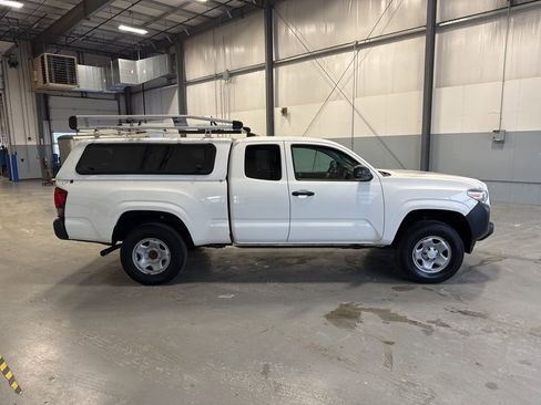 Used 2020 Toyota Tacoma SR image 6