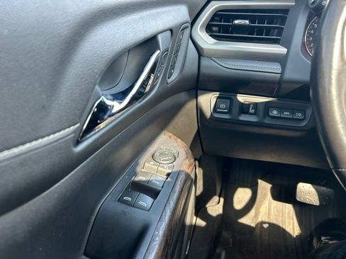 Used 2021 GMC Acadia Denali w/ Denali Technology Package FWD image 19