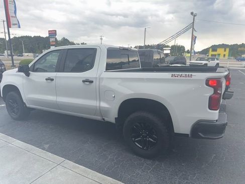 Used 2022 Chevrolet Silverado 1500 LT Trail Boss w/ Convenience Package II AWD/4WD image 2