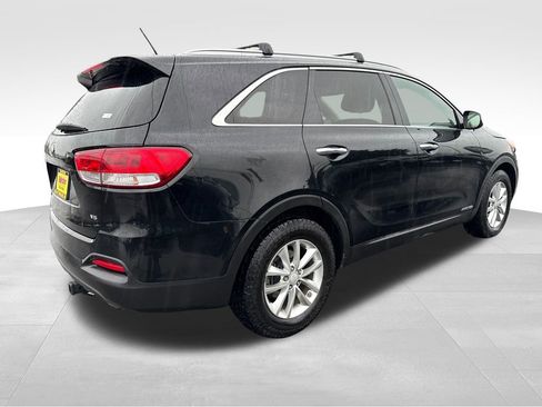 Used 2016 Kia Sorento LX image 7