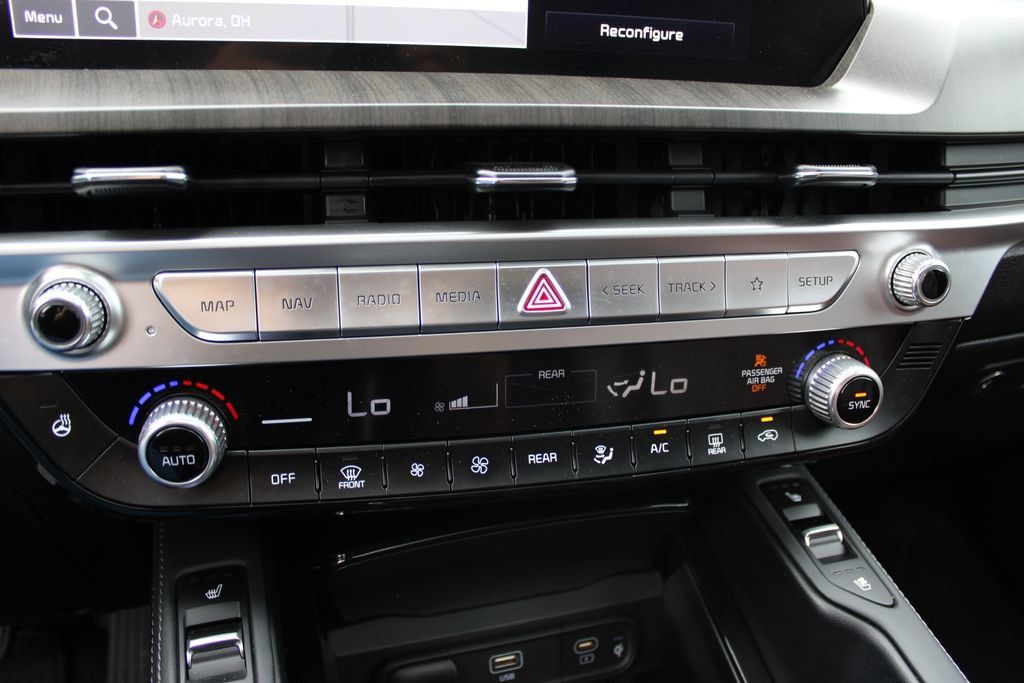 Used 2023 Kia Telluride EX w/ EX Captain's Chair Package AWD/4WD image 22