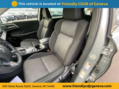 Used 2023 Mitsubishi Outlander ES image 9