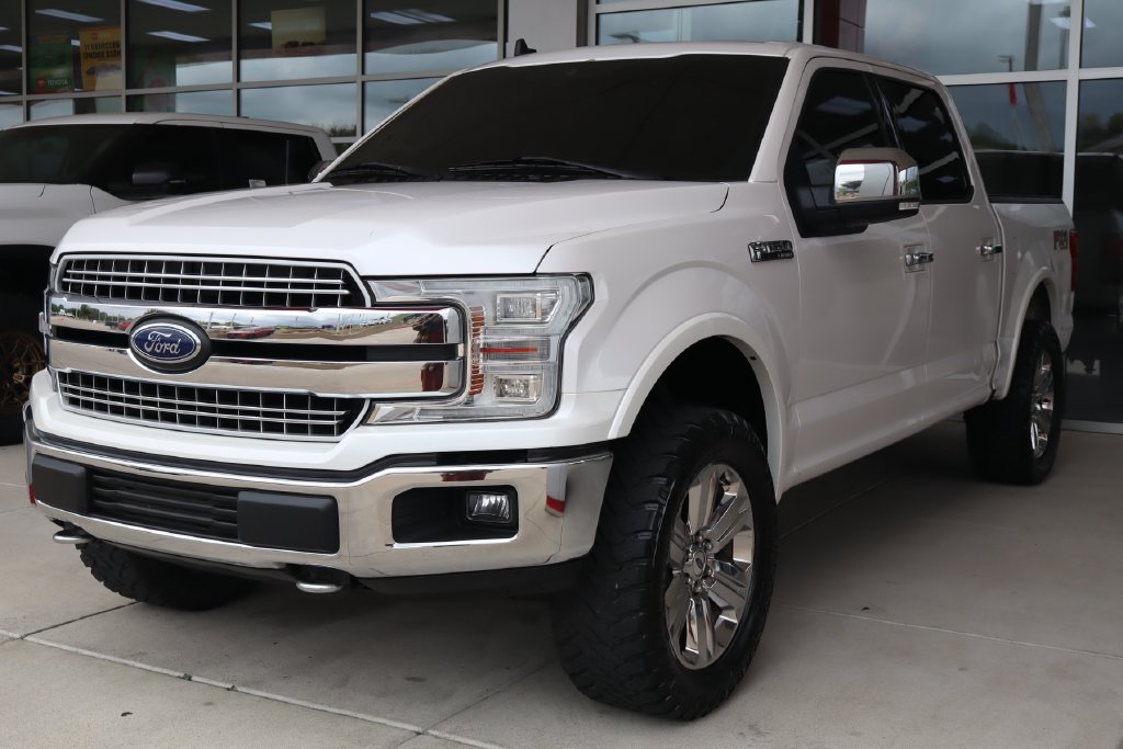 Used 2019 Ford F150 Lariat w/ Equipment Group 502A Luxury AWD/4WD image 3