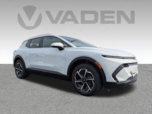 New 2026 Chevrolet Equinox EV LT image 3