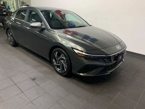 New 2026 Hyundai Elantra Limited image 2