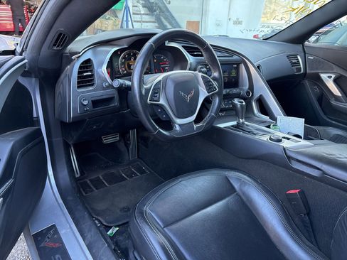 Used 2019 Chevrolet Corvette Stingray Coupe w/ 1LT image 5