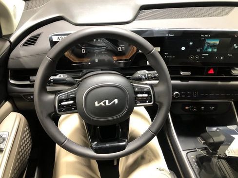 New 2026 Kia Carnival FWD image 25