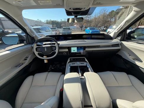 New 2025 Lincoln Navigator L Reserve image 10