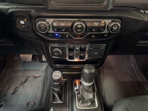 Used 2023 Jeep Wrangler Unlimited w/ Cold Weather Group image 20