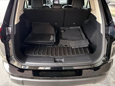 Used 2025 Nissan Rogue SV AWD/4WD image 32
