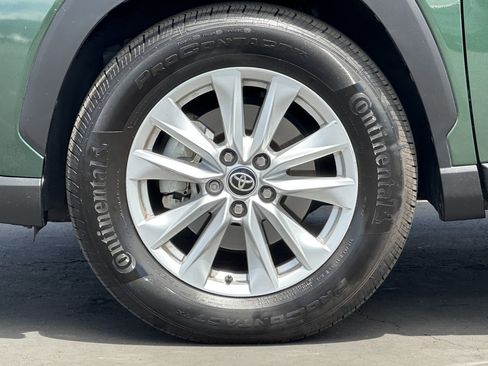 Used 2022 Toyota Corolla Cross LE AWD/4WD image 27