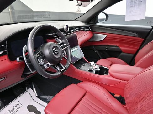 Used 2023 Maserati Grecale Modena image 29