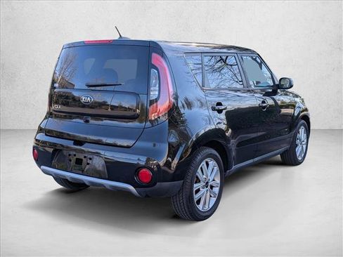 Used 2018 Kia Soul + image 5