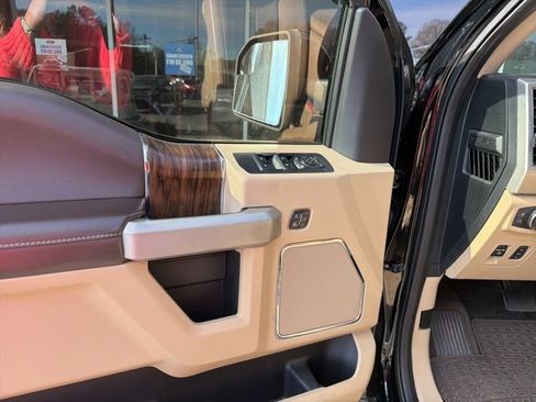 Used 2018 Ford F150 Lariat image 25