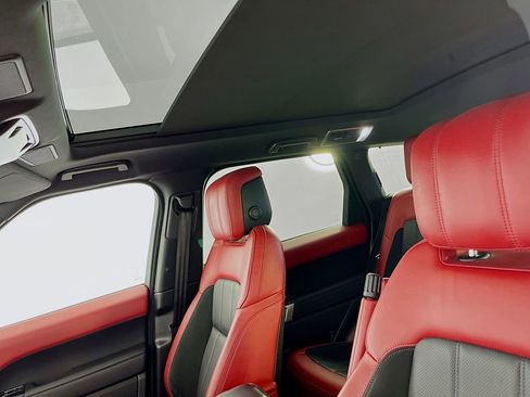 Used 2022 Land Rover Range Rover Sport HST image 25