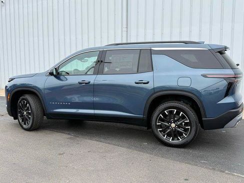 New 2026 Chevrolet Traverse LT FWD image 2