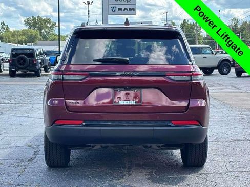Used 2024 Jeep Grand Cherokee Altitude AWD/4WD image 35