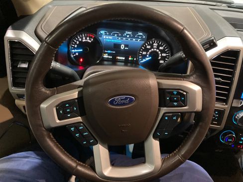 Used 2019 Ford F150 Lariat image 25