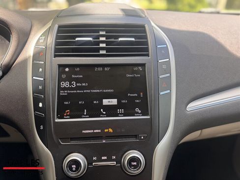 Used 2017 Lincoln MKC Premiere image 33