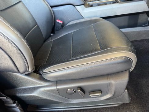 Used 2017 Ford F150 Raptor w/ Equipment Group 802A Luxury image 32