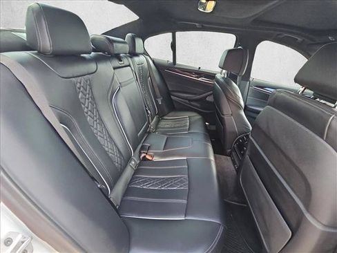 Used 2021 BMW M550i xDrive w/ Executive Package AWD/4WD image 19