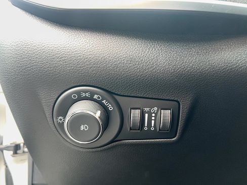 Used 2024 Jeep Compass Latitude AWD/4WD image 13