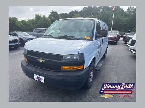 Used 2018 Chevrolet Express 2500 w/ Driver Convenience Package RWD image 1