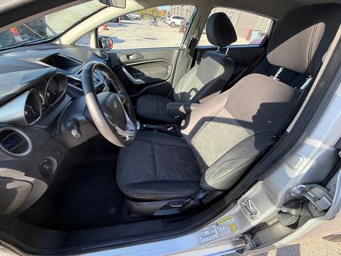 Used 2013 Ford Fiesta SE image 31