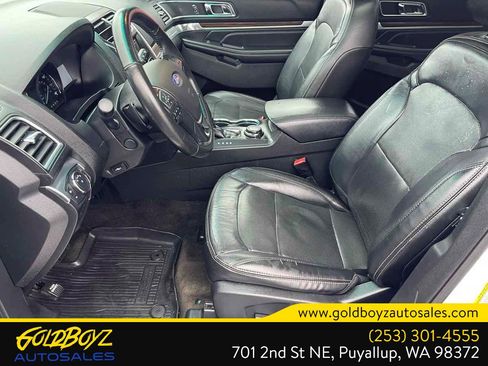 Used 2017 Ford Explorer Limited w/ Equipment Group 301A AWD/4WD image 13