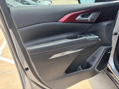 Used 2024 Chevrolet Traverse RS w/ LPO, Floor Liner Package FWD image 9
