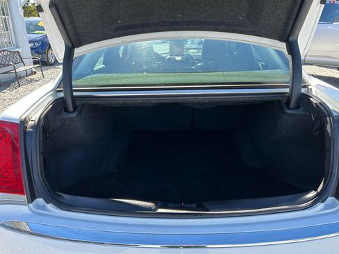 Used 2019 Chrysler 300 Limited RWD image 19