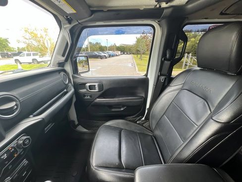 Used 2020 Jeep Wrangler Unlimited Sahara w/ LED Lighting Group AWD/4WD image 42