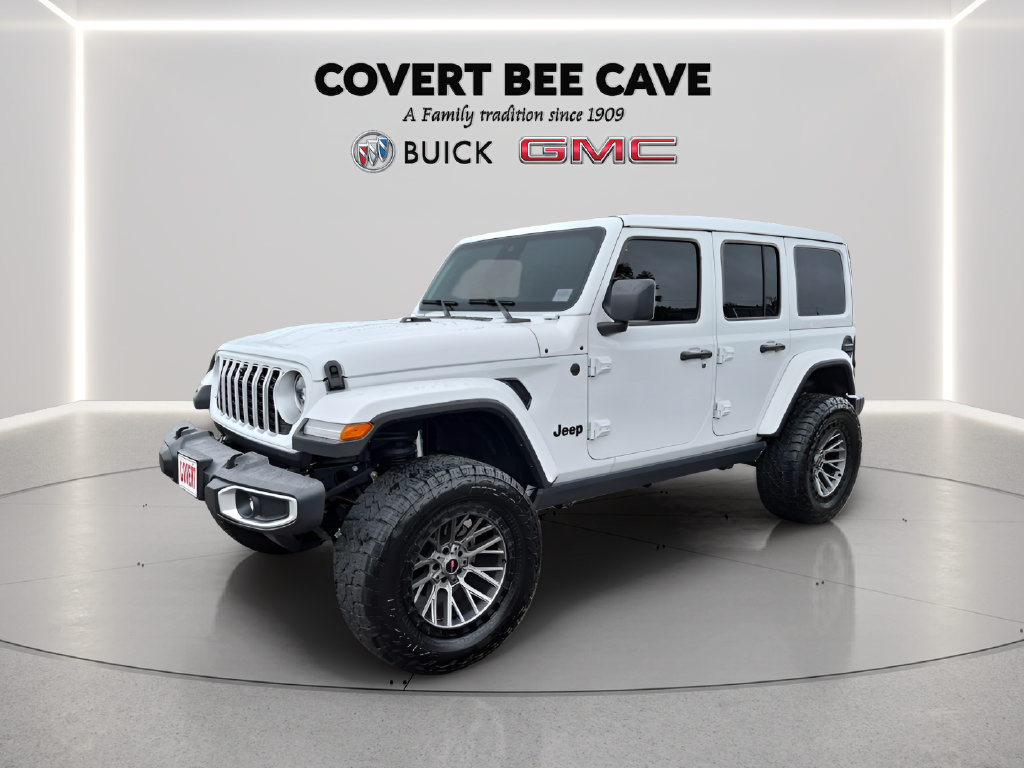 Used 2025 Jeep Wrangler Unlimited Sahara AWD/4WD image 3
