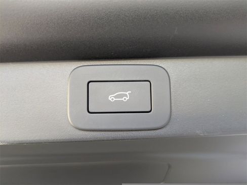 Used 2025 Land Rover Range Rover Long Wheelbase Autobiography image 14