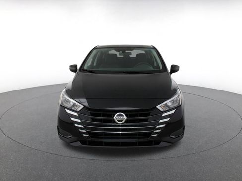 Used 2025 Nissan Versa SV image 4