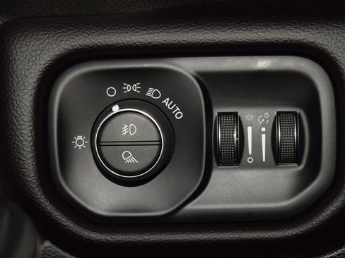 Used 2024 RAM 2500 Laramie w/ Sport Appearance Package AWD/4WD image 39