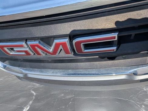 Used 2023 GMC Terrain SLE w/ Driver Convenience Package AWD/4WD image 9