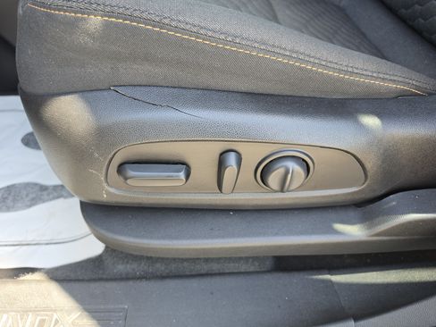 Used 2019 Chevrolet Equinox LT FWD image 25
