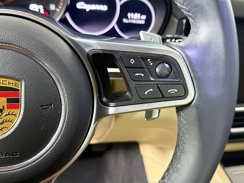 Used 2021 Porsche Cayenne AWD/4WD image 12