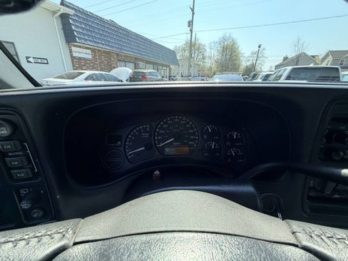 Used 2002 Chevrolet Tahoe LT image 7