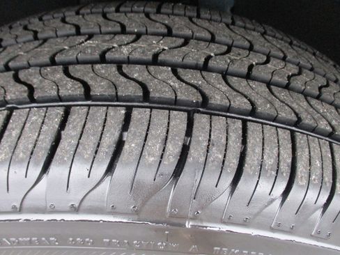 Certified 2022 Chevrolet Equinox LS w/ LS Convenience Package image 10