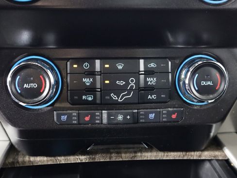 Used 2019 Ford F350 Lariat w/ Lariat Ultimate Package image 28