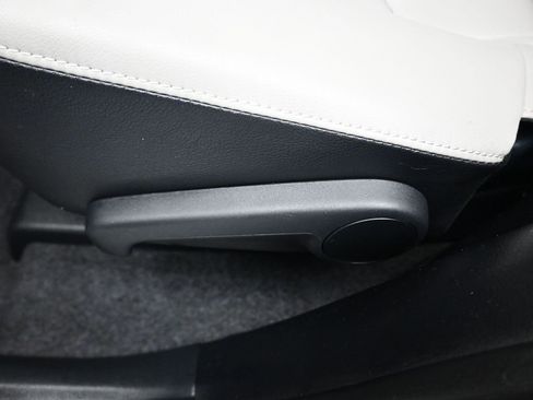 Used 2018 Toyota RAV4 Limited image 33