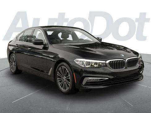 Used 2017 BMW 530i xDrive 530i xDrive Sedan 4D image 4