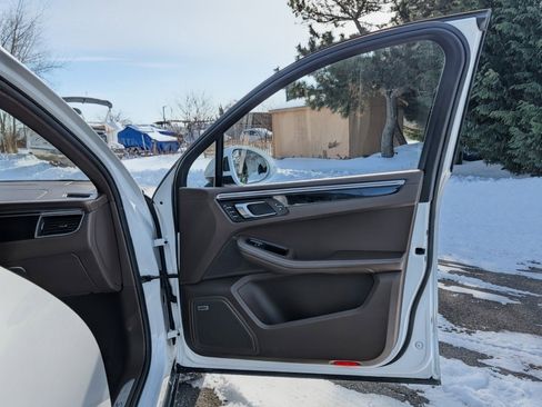 Used 2018 Porsche Macan S AWD/4WD image 9