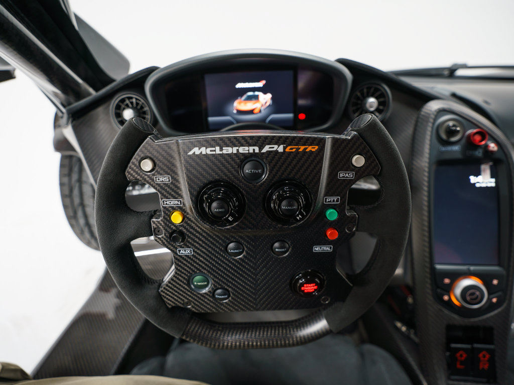 Used 2015 McLaren P1 RWD image 9