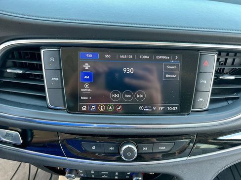 Used 2022 Buick Enclave Avenir AWD/4WD image 17