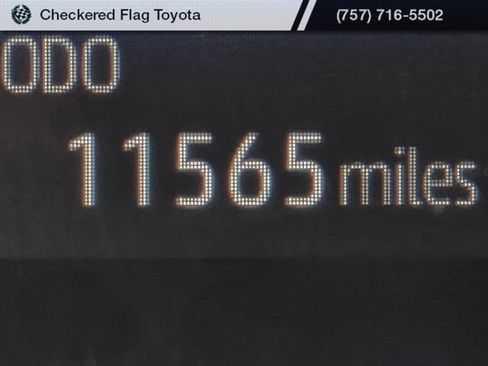 Used 2024 Toyota Highlander XSE AWD/4WD image 12